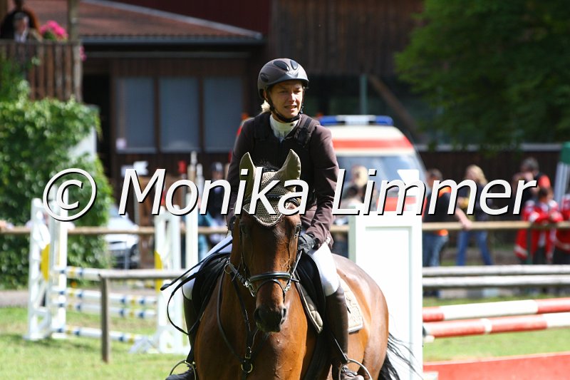 007L9119_Emma Lee_Punktespringen  Ax.JPG